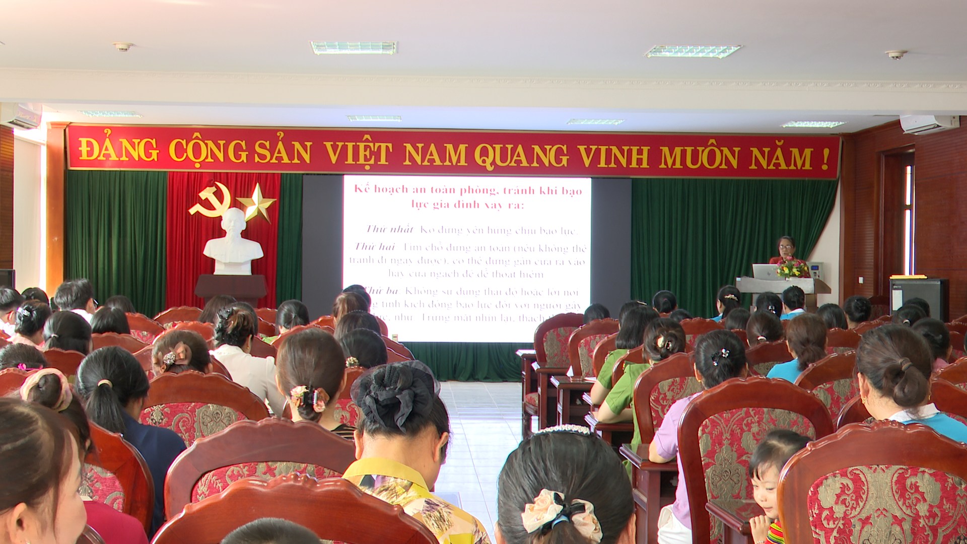 HỘI LHPN PHƯỜNG BẮC KẠN TỔ CHỨC TỌA ĐÀM KỶ NIỆM 25 NĂM NGÀY GIA ĐÌNH VIỆT NAM